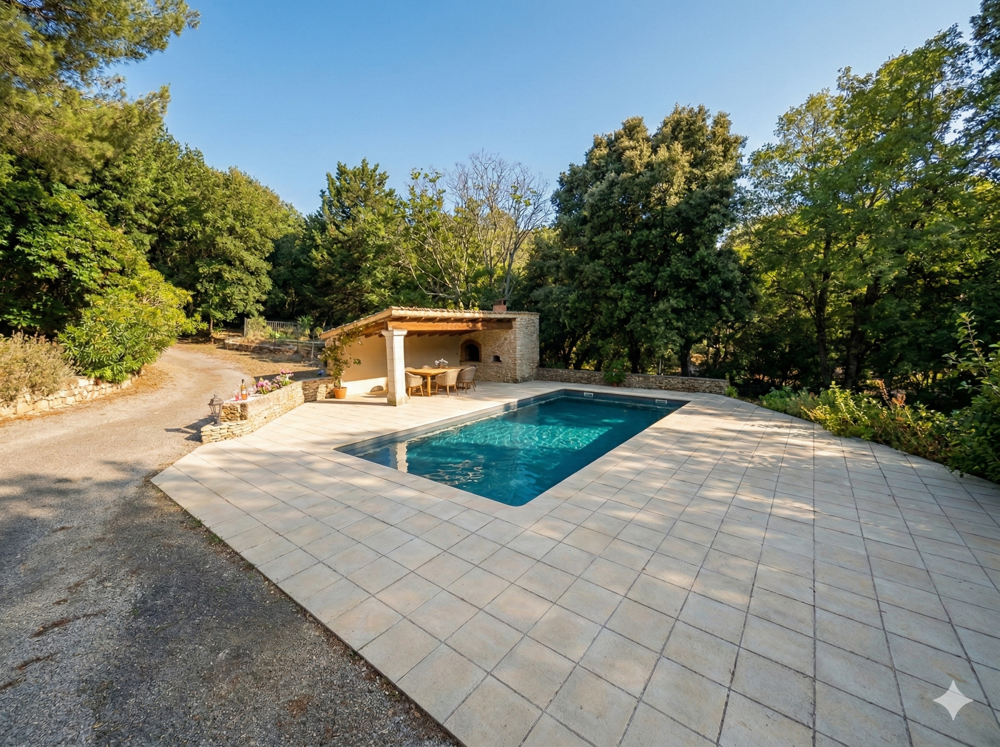 Vente Maison Propriété en pierre avec piscine et vue dominante Uzes