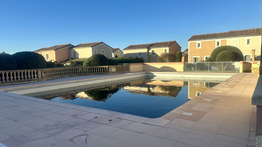 Location Appartement Maison avec extérieur et garage situe e a  700 me tre du centre d'Uze s Uzes