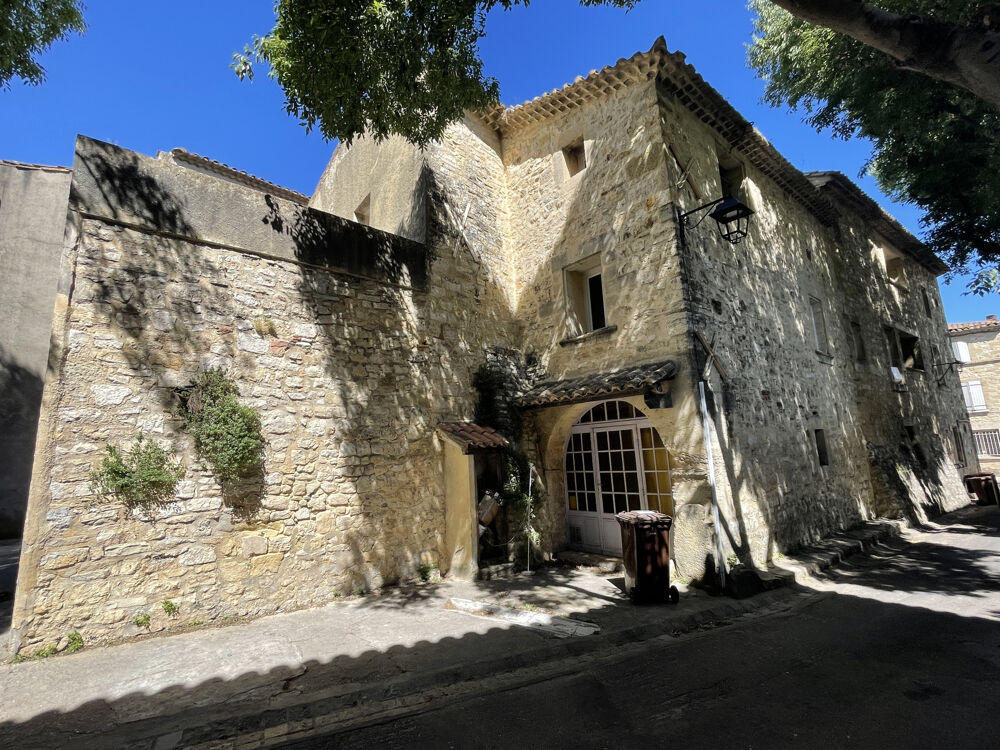 Vente Maison Maison de village à rénover. 120 m2. Terrasse 15 m2. Prix attractif ! Uzes