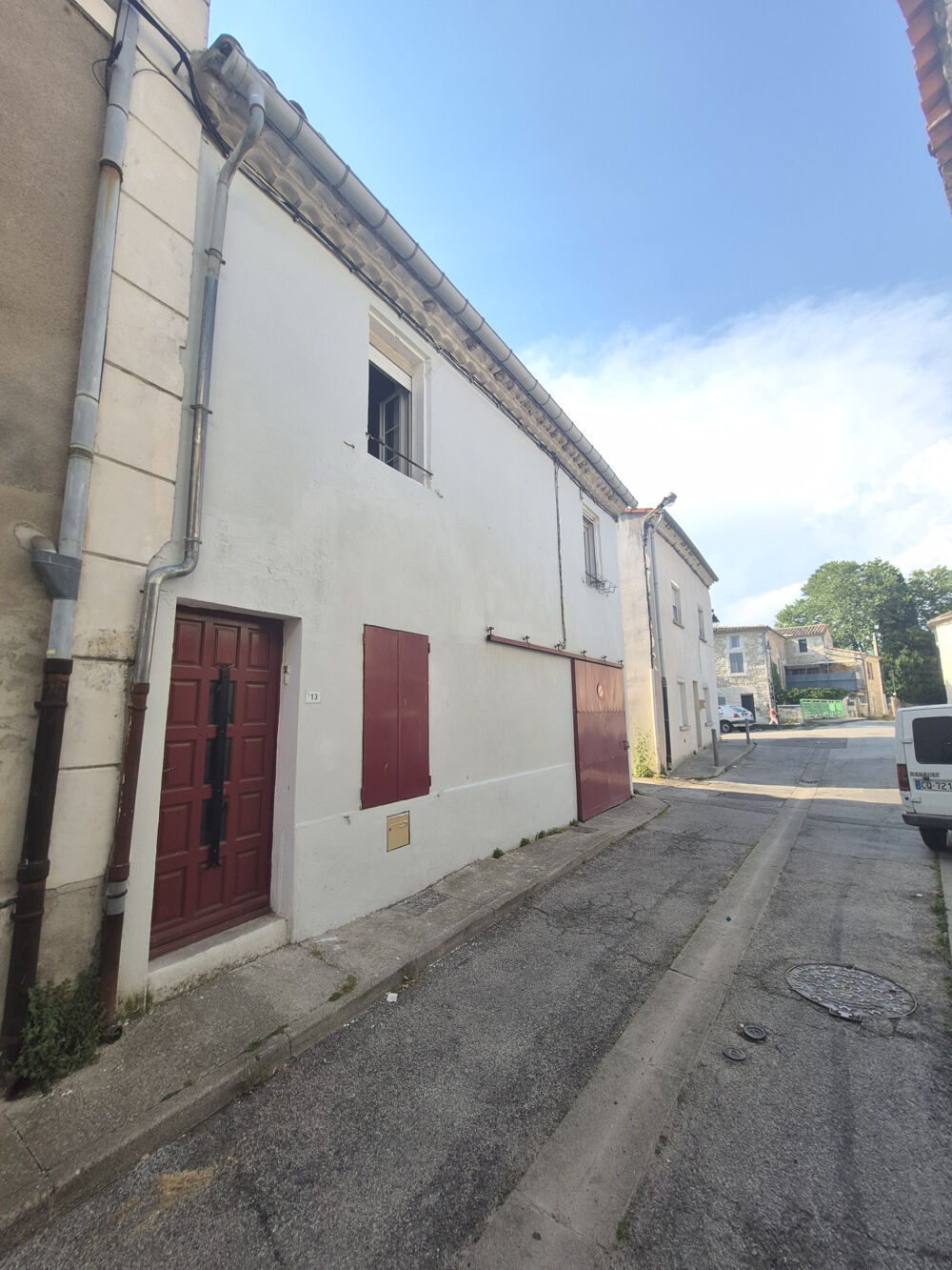 MAISON DE VILLAGE AVEC GARAGE ET ATOUTS ÉNERGÉTIQUES, POTENTIEL A EXPLOITER