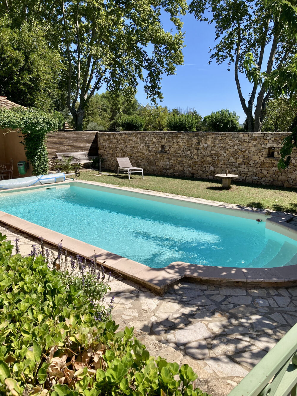 Maison fonctionnelle avec piscine, dépendance et beau terrain à Entre Uzès et Arpaillargues