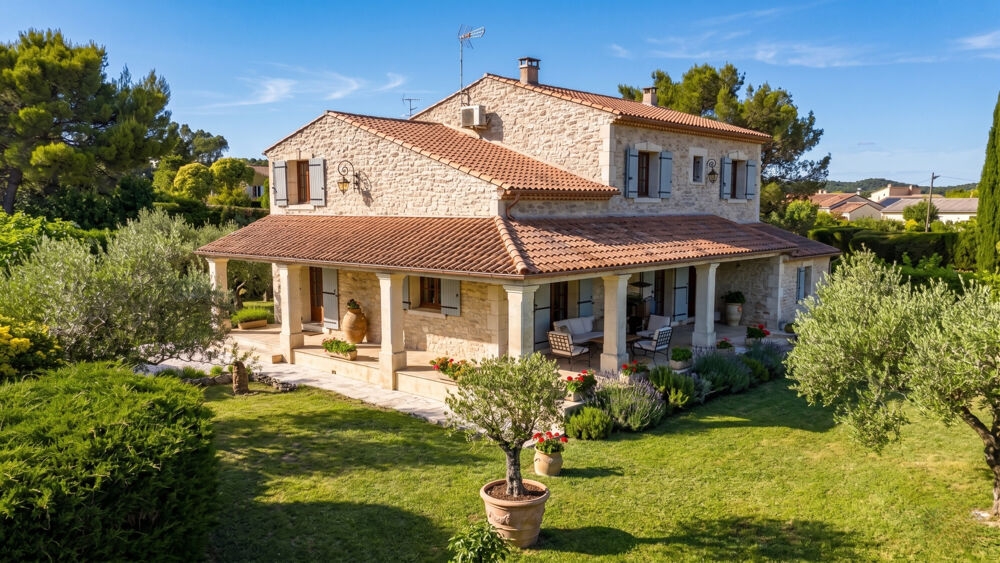 Maison 6 pièces 235 m² · à St Genies de Malgoires · 235 m² · 450 000 €