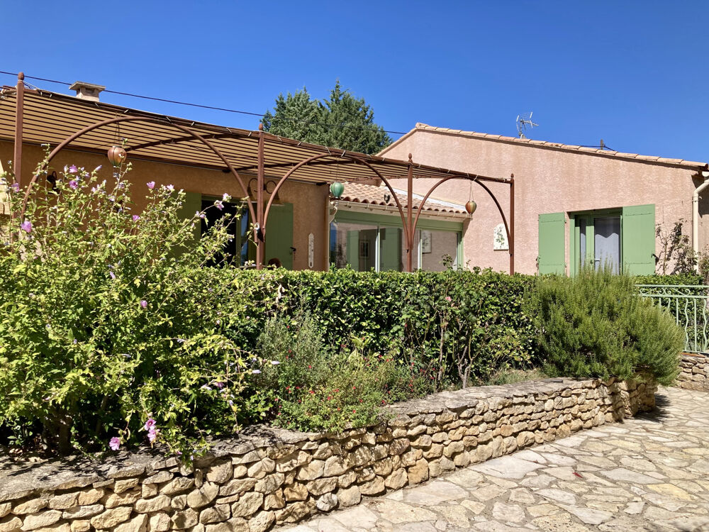 Maison fonctionnelle avec piscine, dépendance et beau terrain à Entre Uzès et Arpaillargues