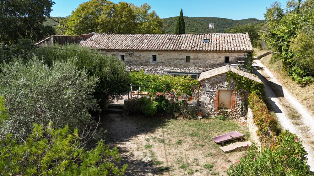 Ancienne cave vigneronne rénovée - Cadre privilégié à Goudargues