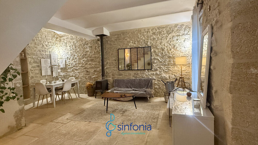 Maison de village en pierre rénovée avec charme et authenticité à Proche Uzès