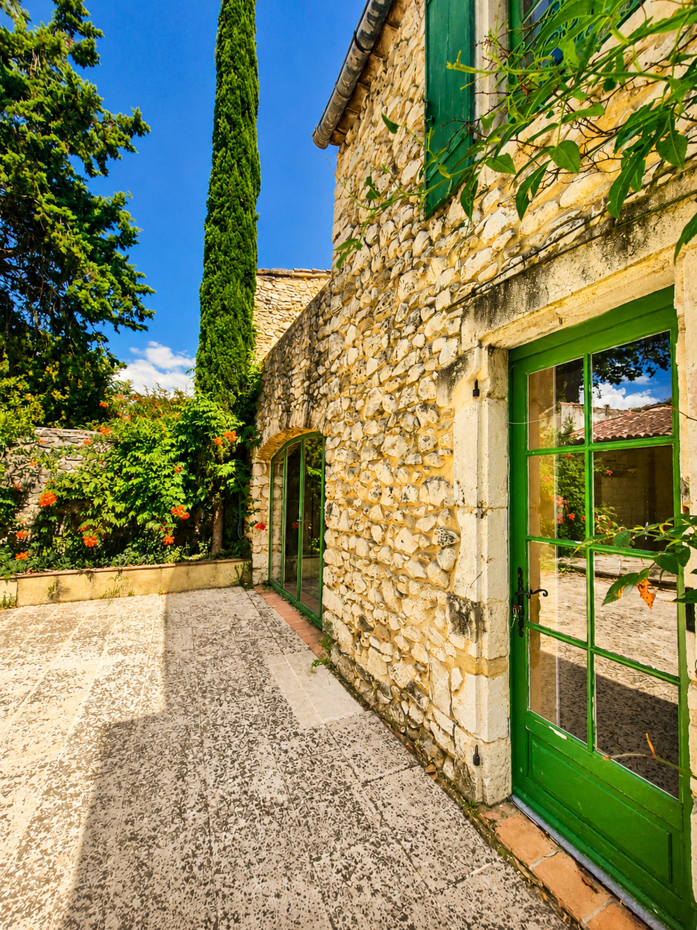Demeure de caractère : 294 m2 habitables + 125 m2 de potentiel brut sur l'axe Nîmes/Uzès/Alès