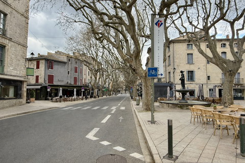 Uz&egrave;s   Centre historique   Emplacement no1 - Cession de droit au bail 115000 30700 Uzes