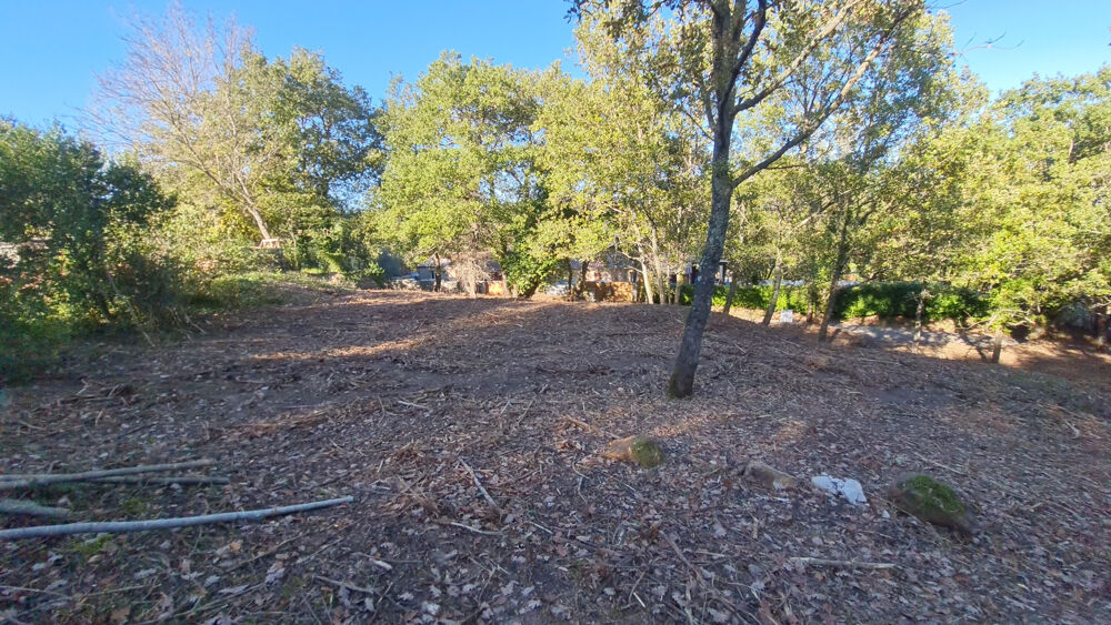 Vente Terrain Proche Uzès et Bagnols, terrain constructible de 1500m2 à vendre à Pougnadoresse Bagnols sur ceze