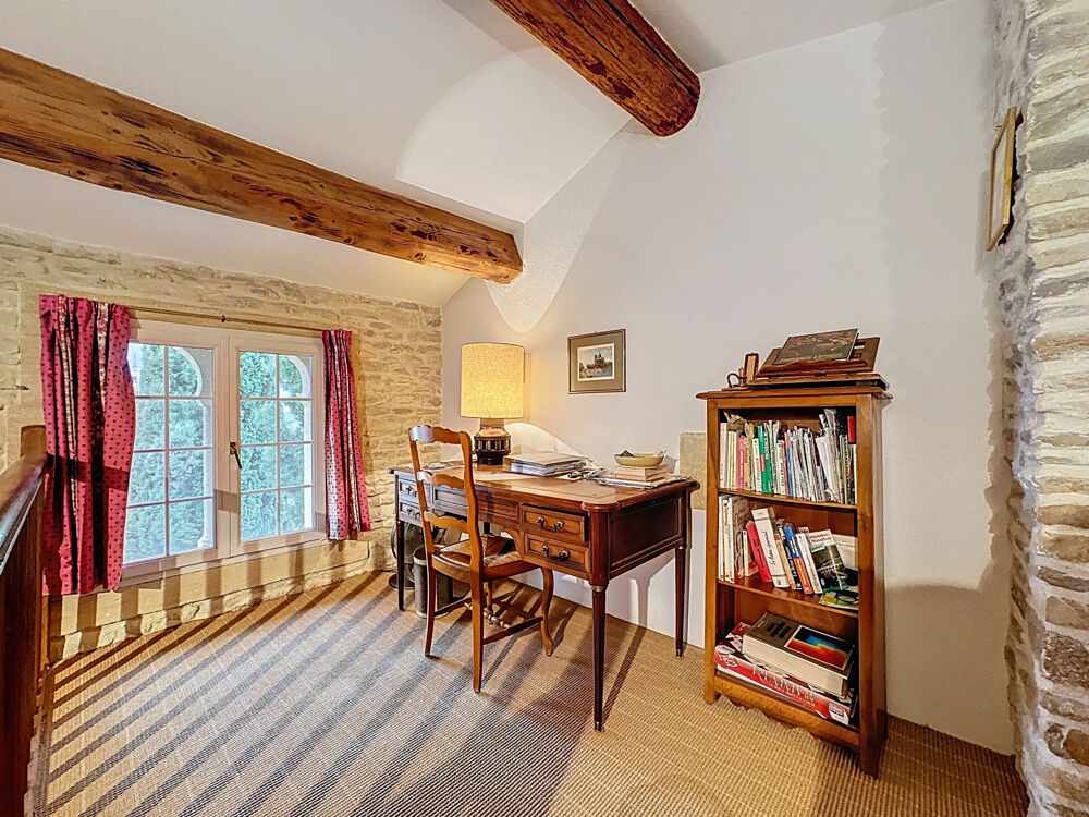 Maison de village de caractère avec patio, balcon et stationnement Gallargues-le-Montueux