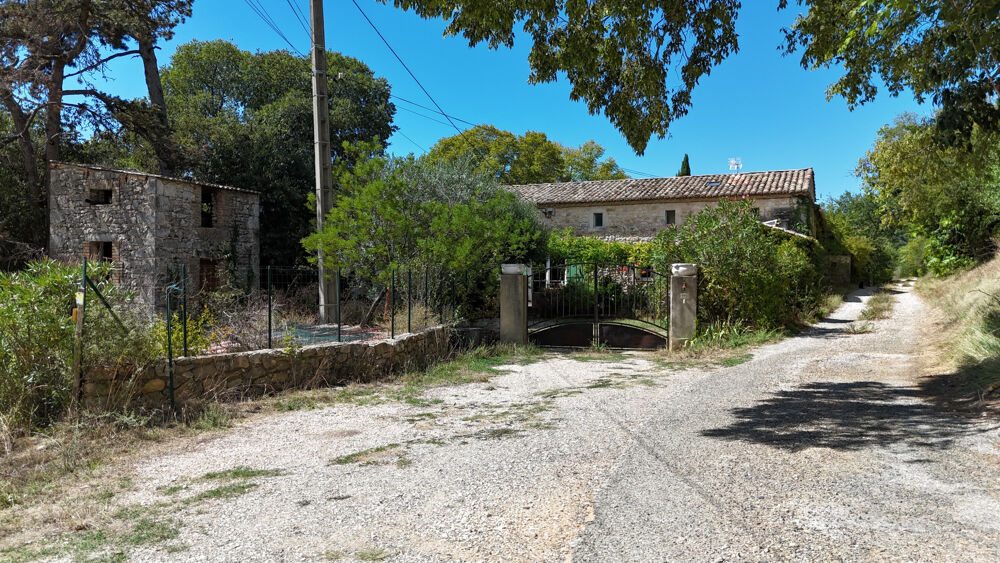 Ancienne cave vigneronne rénovée - Cadre privilégié à Goudargues