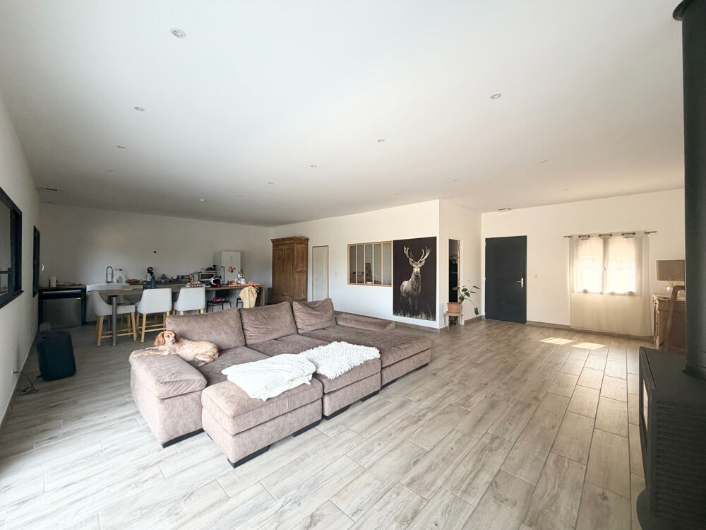 Superbe villa récente 145 m2 de plain-pied proche Uzes avec jardin et piscine