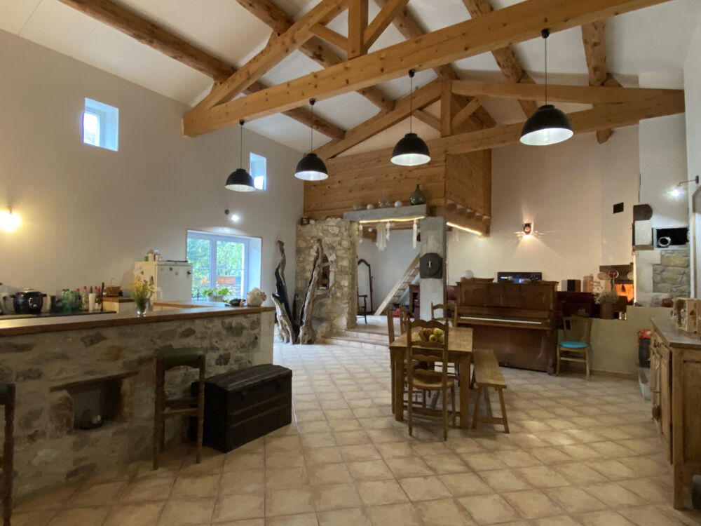 Ancienne cave vigneronne rénovée - Cadre privilégié à Goudargues