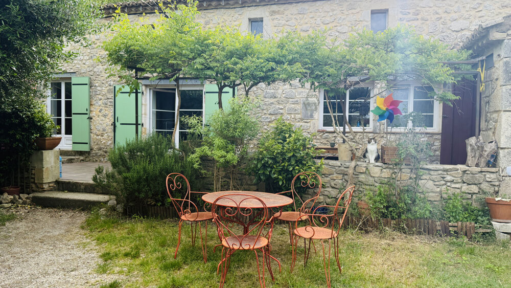 Ancienne cave vigneronne rénovée - Cadre privilégié à Goudargues
