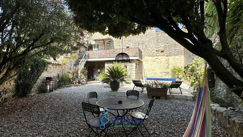 Propriété de charme avec piscine à 7 minutes dUzès