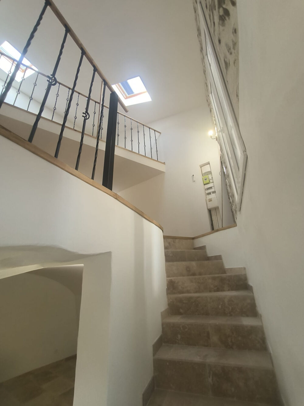 Vente Maison Authentique Maison de Village Rénovée   L'Alliance de la Pierre et du Contemporain Martignargues