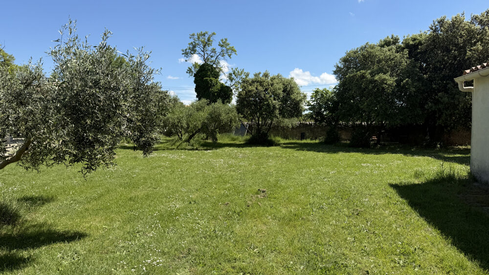 Vente Terrain Terrain de 1 000 m2 à Uzès   À proximité du centre-ville à pied Uzes