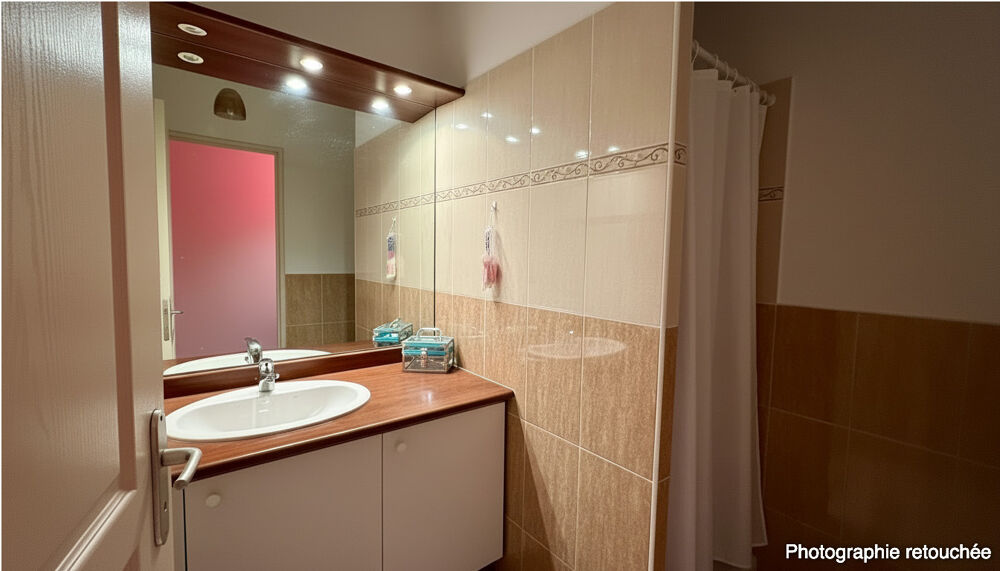 Vente Appartement Appartement T2 - Résidence sécurisée - Dernier étage avec terrasse - Vendu loué Uzes