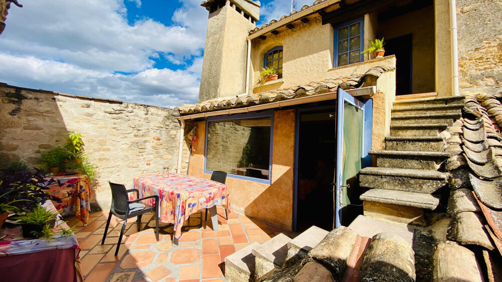   REMOULINS MAISON DE VILLAGE EN PIERRE DE 280 M2  TERRASSES ET COURS IDÉAL PROJET FAMILIAL, GÎTES OU INVESTISSE Remoulins