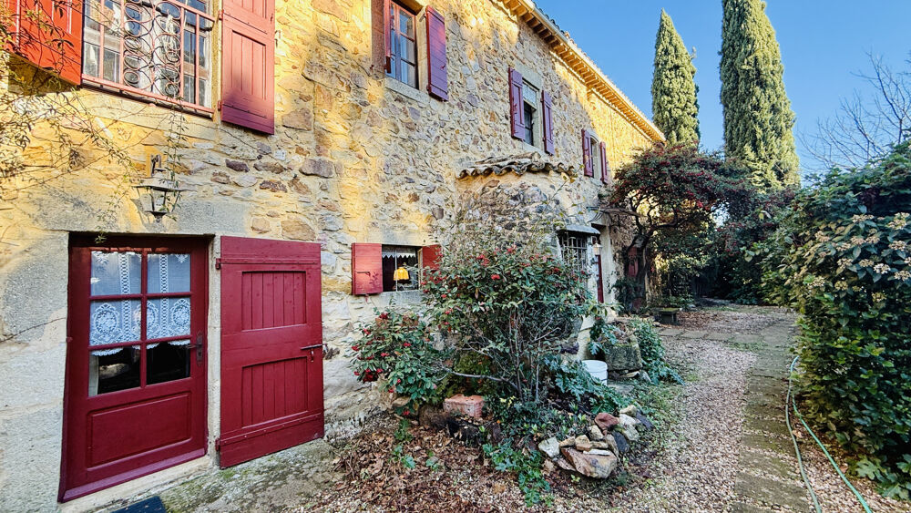 Vente Maison À 15 minutes d'Uzès, magnifique mas en pierre plein de charme, au cœur de la nature. Uzes