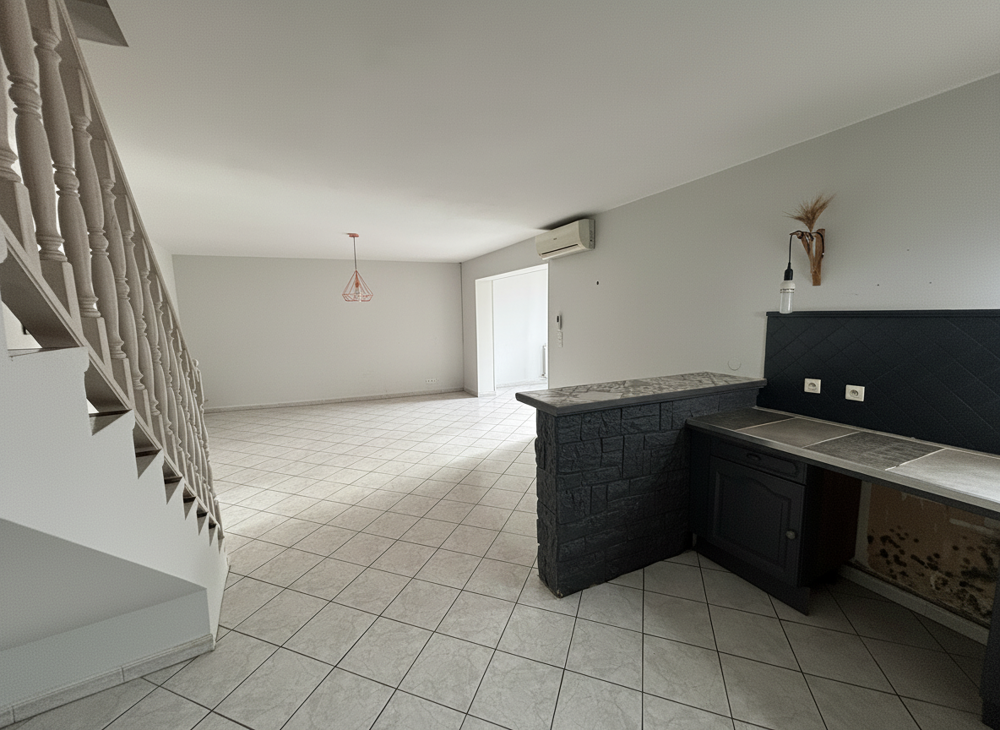 Vente Maison Maison de ville 76,91 m2 habitables avec garage de 64 m2, terrasse et dépendances  Lunel centre Lunel