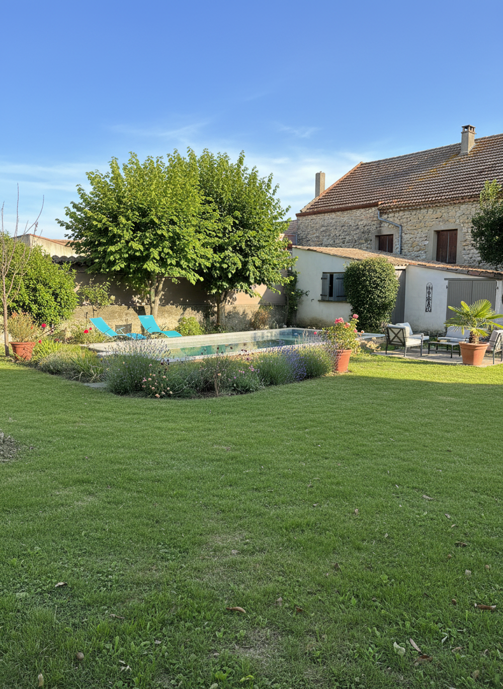 Vente Maison Moussac, maison en pierre au coeur du village avec piscine proche Uzes Moussac