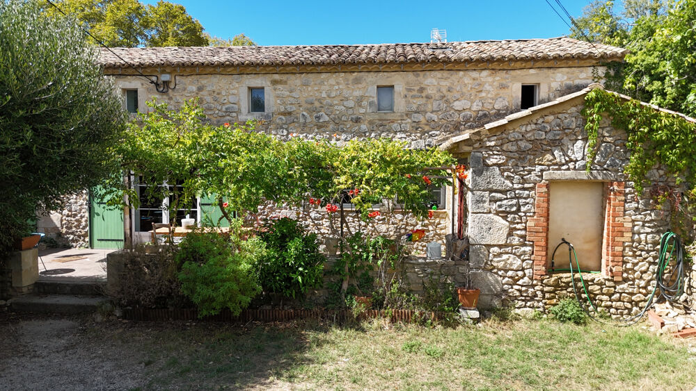Ancienne cave vigneronne rénovée - Cadre privilégié à Goudargues