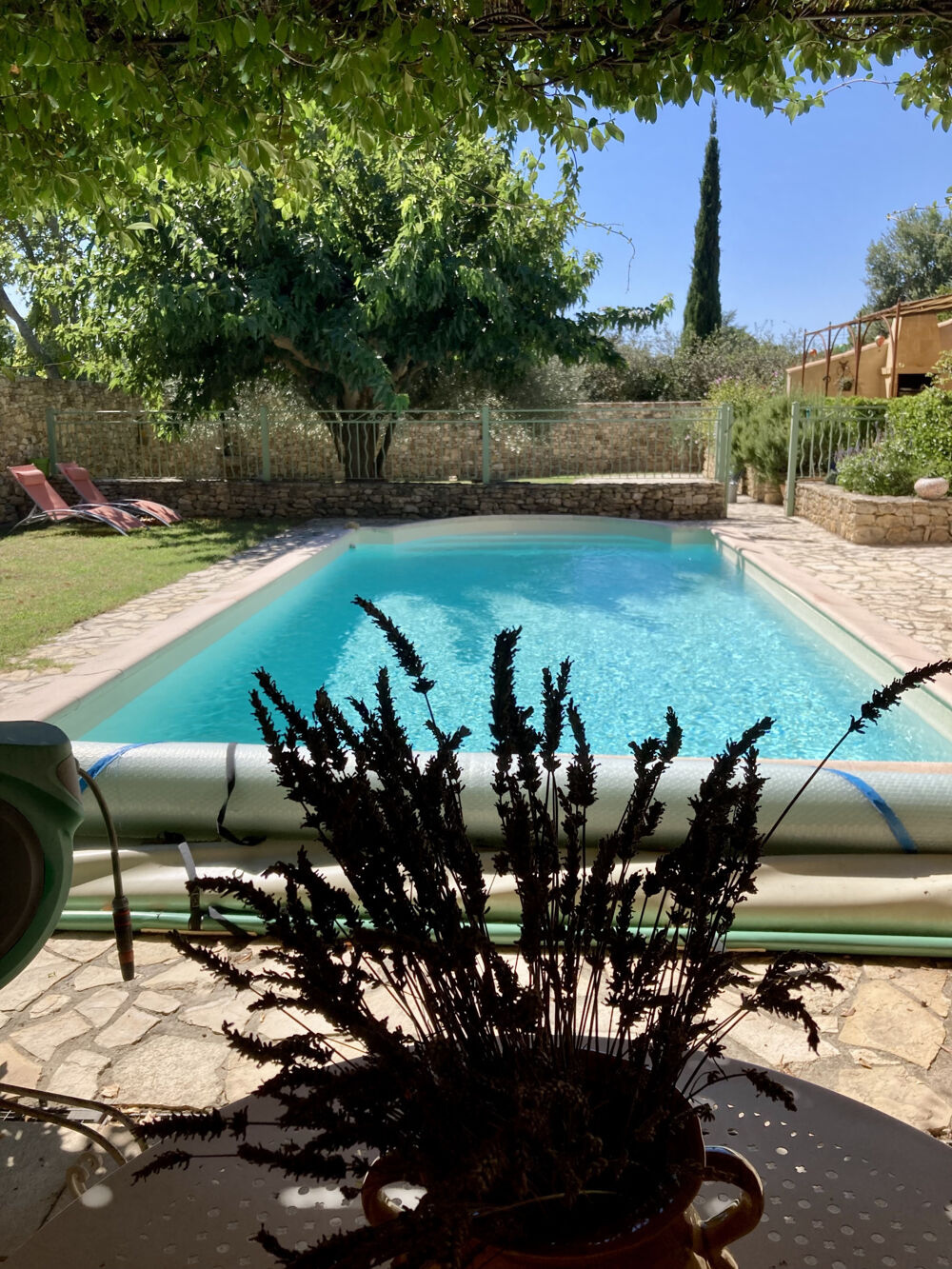 Maison fonctionnelle avec piscine, dépendance et beau terrain à Entre Uzès et Arpaillargues