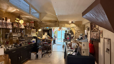 &Agrave; VENDRE - Fonds de commerce ou Droit au bail -  UZES - Rue pi&eacute;tonne 36500 30700 Uzes