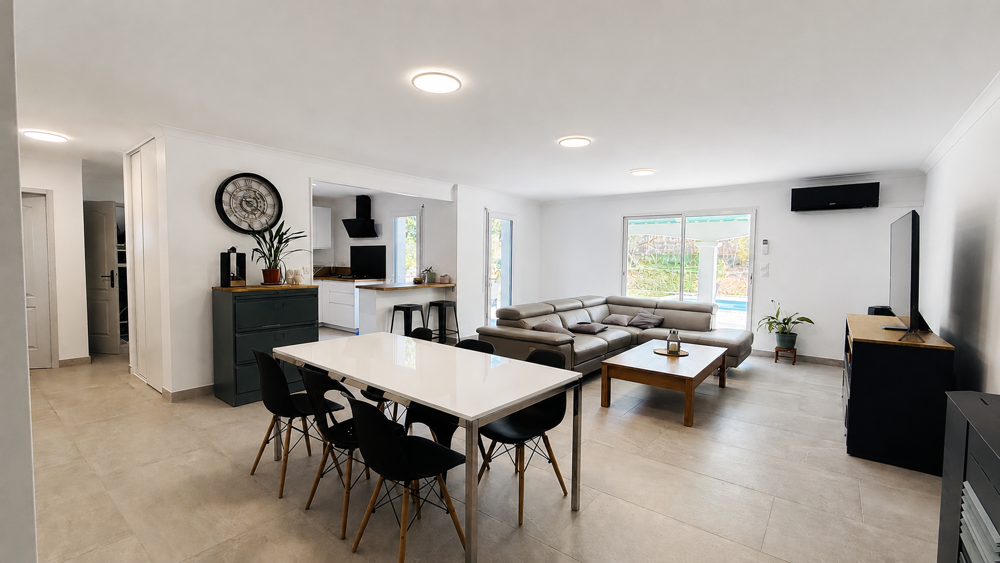 Maison de plain-pied entièrement rénovée avec piscine, sans vis-à-vis