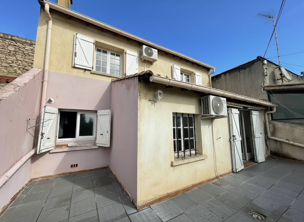 Vente Maison Maison de ville 76,91 m2 habitables avec garage de 64 m2, terrasse et dépendances  Lunel centre Lunel