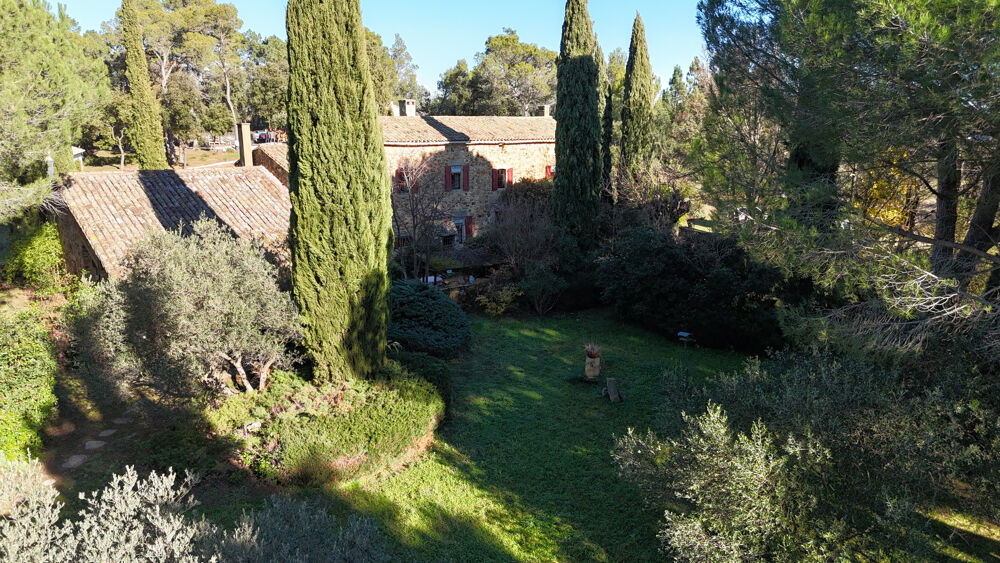 Vente Maison À 15 minutes d'Uzès, magnifique mas en pierre plein de charme, au cœur de la nature. Uzes