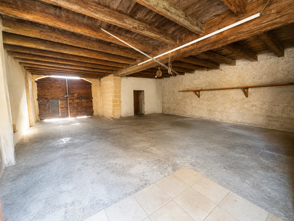 Vente Maison 192 m2 habitables, jardin caché et remise de 100 m2 : un bien rare à Gallargues Gallargues le montueux