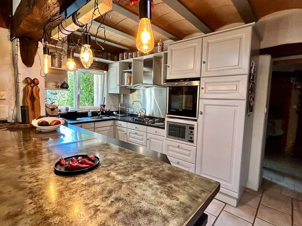 Vente Propriété/Château AU PIED DU MONT BOUQUET   UN DOMAINE DE CARACTÈRE OÙ HABITATION Bouquet
