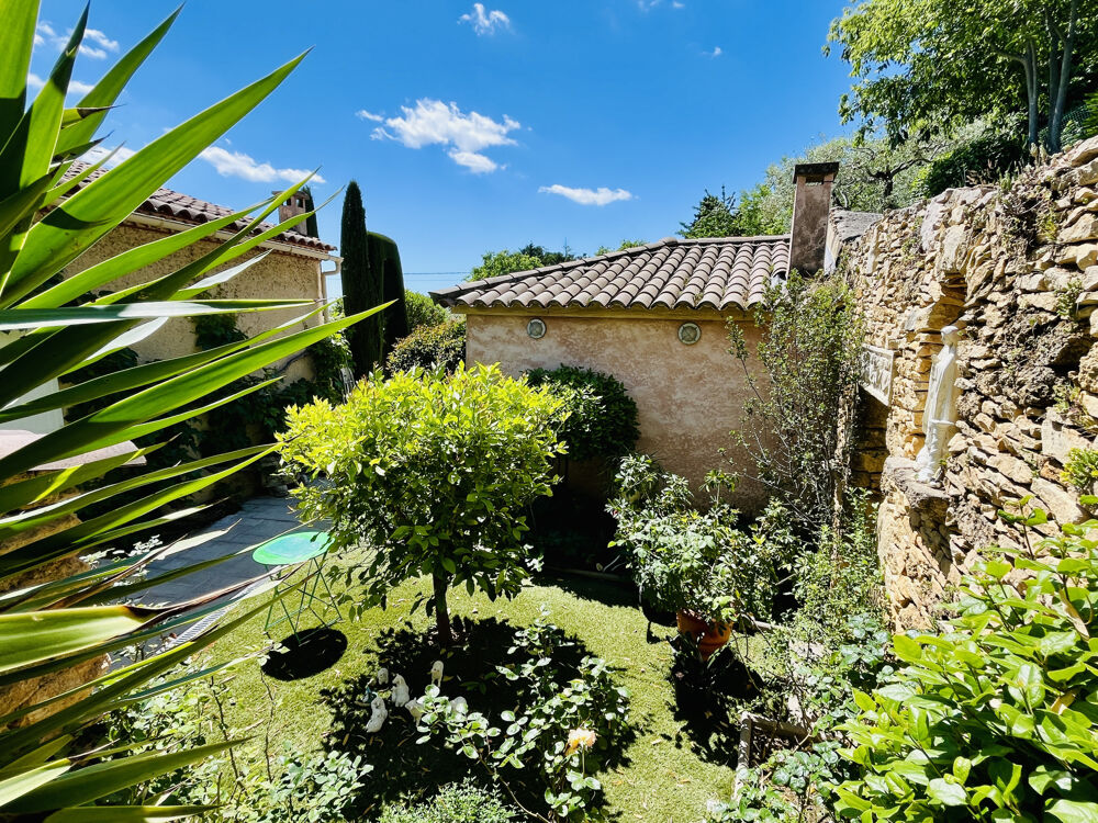 Vente Maison Belle maison du sud de la France typiquement provençale de 201 m2 habitables et 70 m2 de dépendances. Sernhac