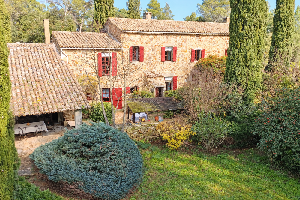 Vente Maison À 15 minutes d'Uzès, magnifique mas en pierre plein de charme, au cœur de la nature. Uzes