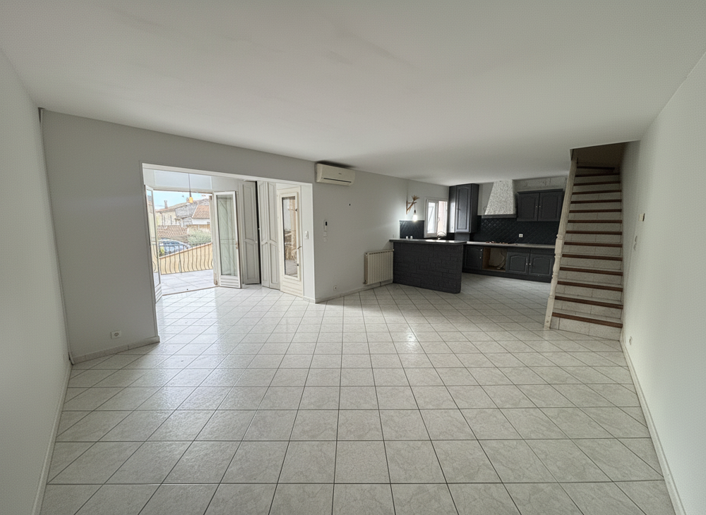 Vente Maison Maison de ville 76,91 m2 habitables avec garage de 64 m2, terrasse et dépendances  Lunel centre Lunel