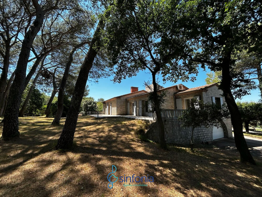 Vente Maison Propriété en pierre avec piscine et vue dominant Ste anastasie