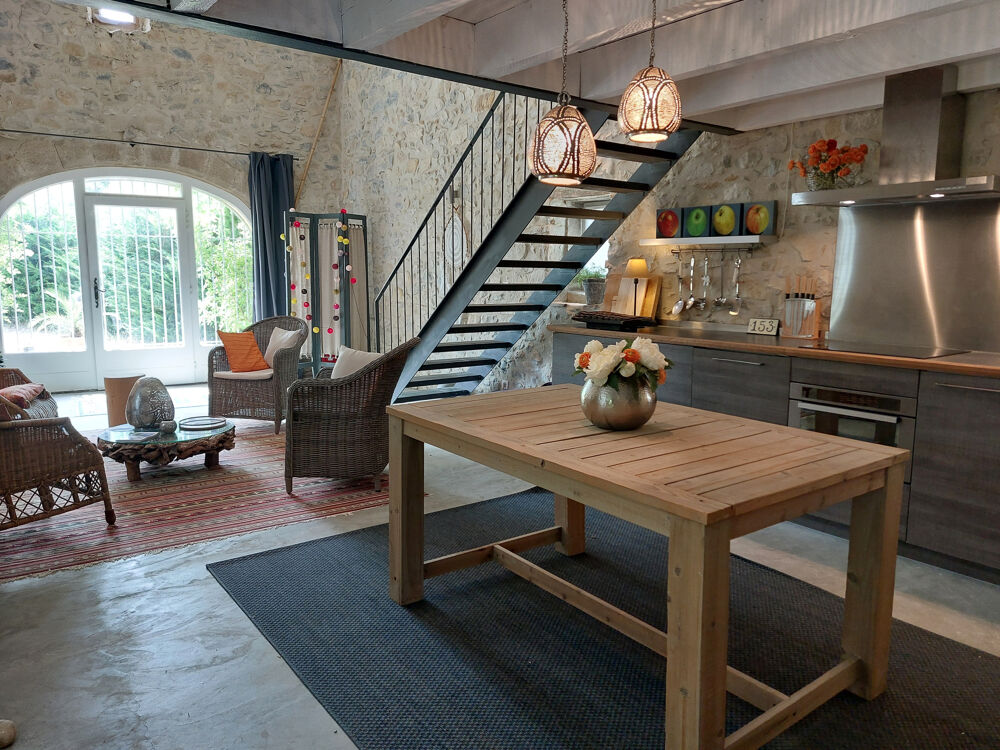 � vendre  Propri�t�/ch�teau Uz�s (30700)