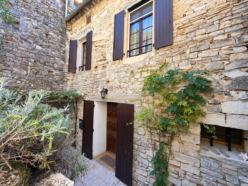 Vente Maison Un lieu unique, pour ceux qui rêvent de charme, de pierre et d'authenticité. Vezenobres