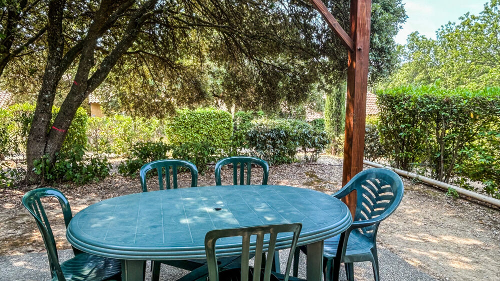 Maisonnette dans une résidence avec piscine