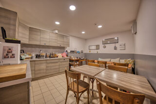  Immeuble à vendre 15 + pièces 400 m²
