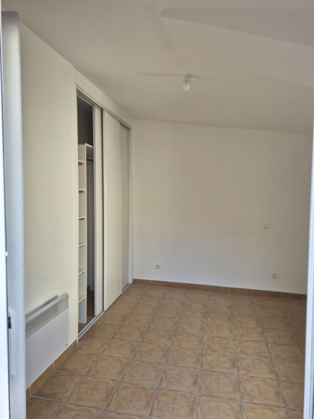 Location Maison Maison de village Type 4 Theziers