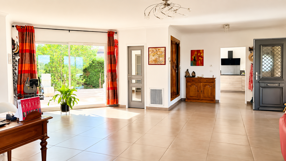 Vente Maison 'Exclusivité Swixim Uzès' A 15 minutes d'Uzès, villa d'architecte au coeur d'un écrin de verdure Uzes