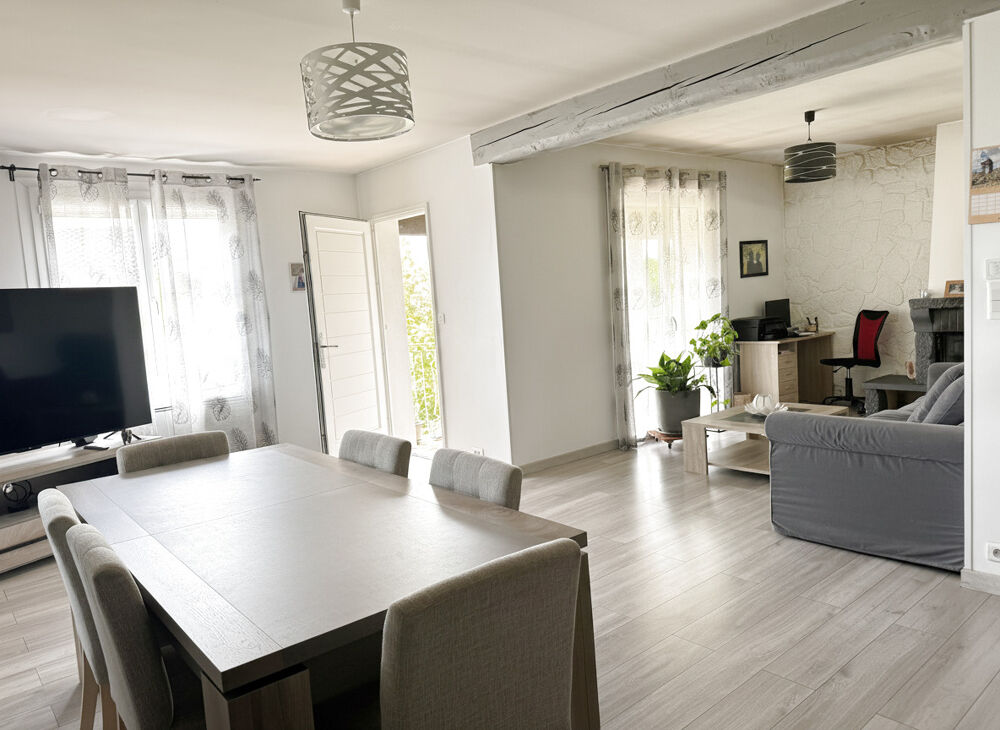 Marguerittes appartement T3 de 92 m2, avec terrasse, jardin privatif et 2 places de parking