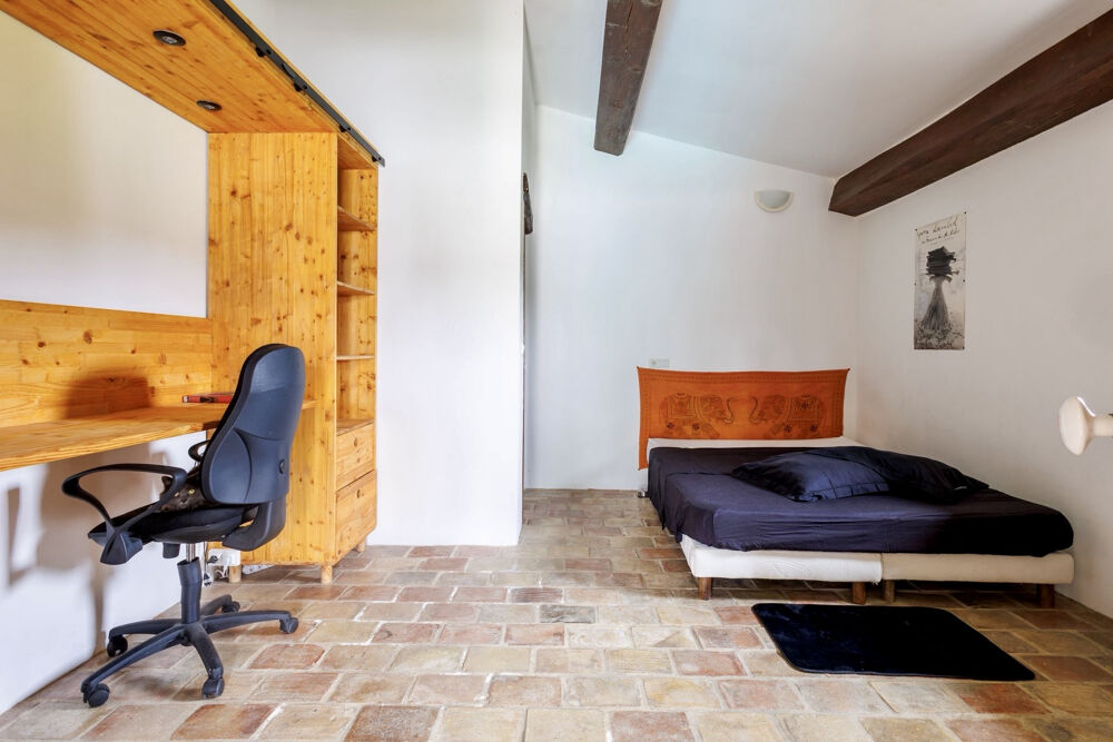 � vendre  Propri�t�/ch�teau Uz�s (30700)