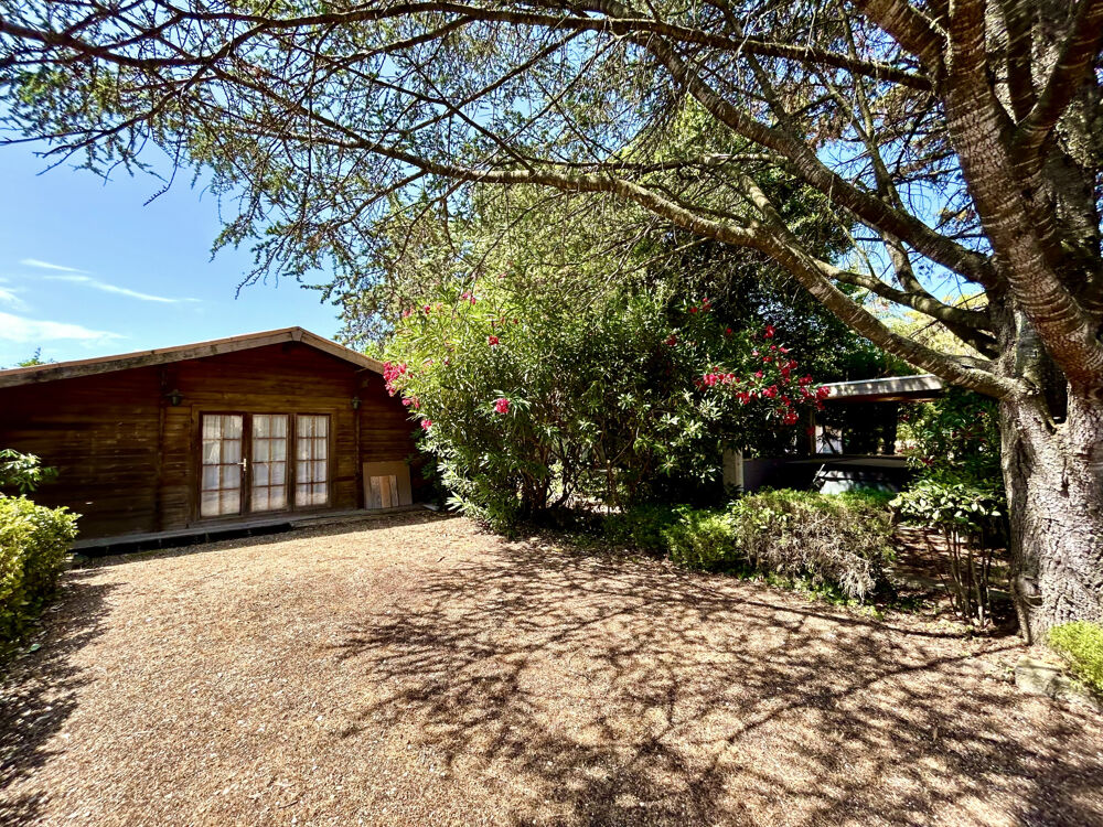 à vendre  Propriété/château Uzès (30700)