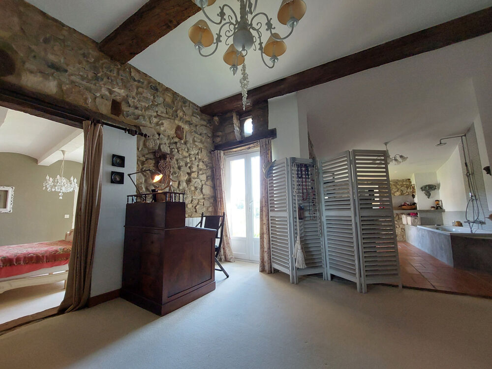 � vendre  Propri�t�/ch�teau Uz�s (30700)