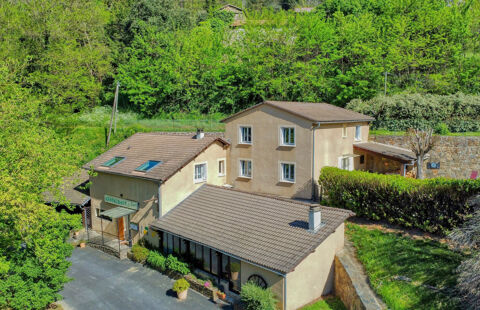   Maison Individuelle avec Local Commercial 