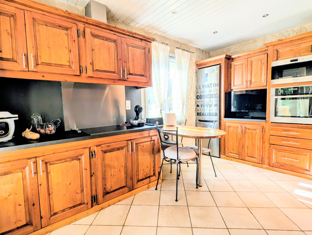 Vente Maison A 6 km d'Uzès, grande propriété familiale avec piscine et deux logements, un bien d'exception pour la location Uzes