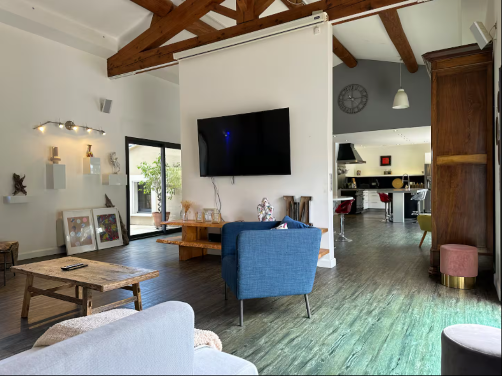 Location Maison Villa meublée de 243 m2 - 7 pièces Vezenobres